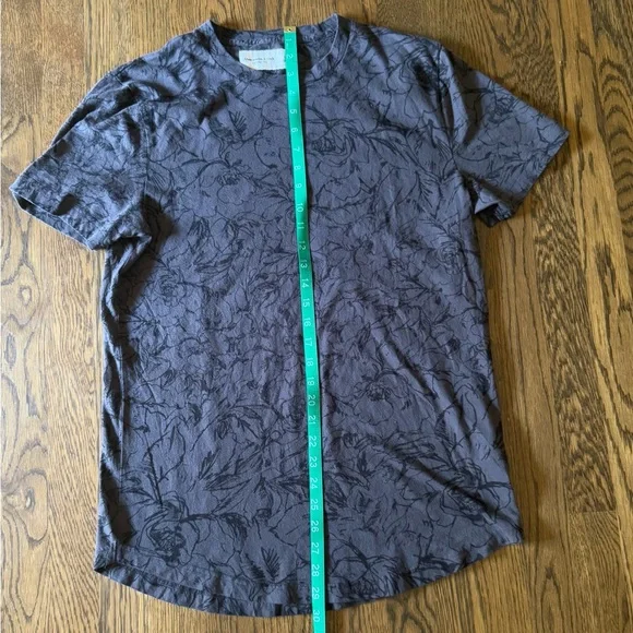 EUC Abercrombie & Fitch T-shirt Men’s Large - Picture 6 of 9